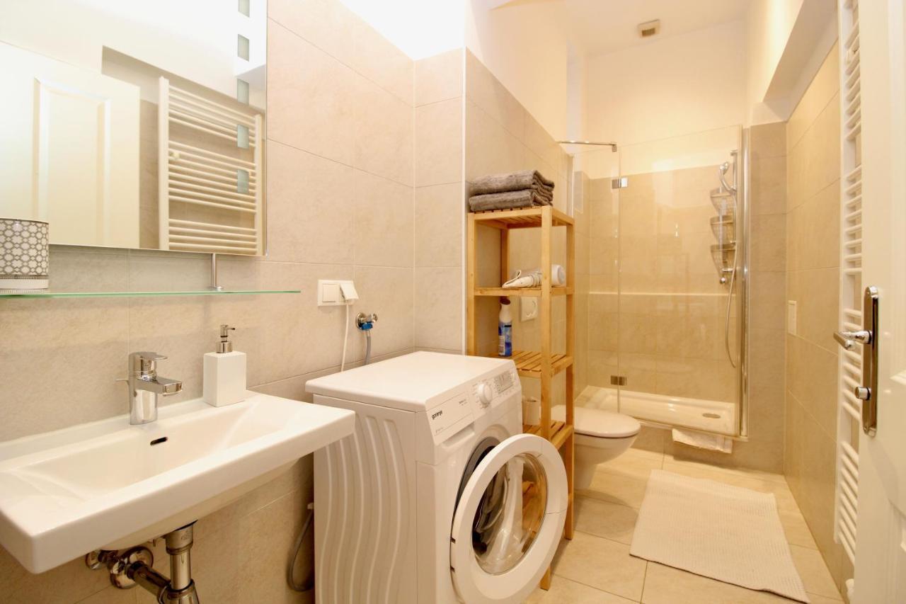 Classy Apartment In The Heart Of เวียนนา ภายนอก รูปภาพ