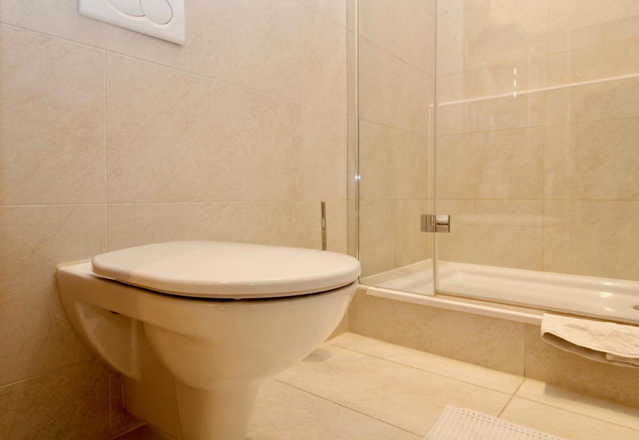 Classy Apartment In The Heart Of เวียนนา ภายนอก รูปภาพ